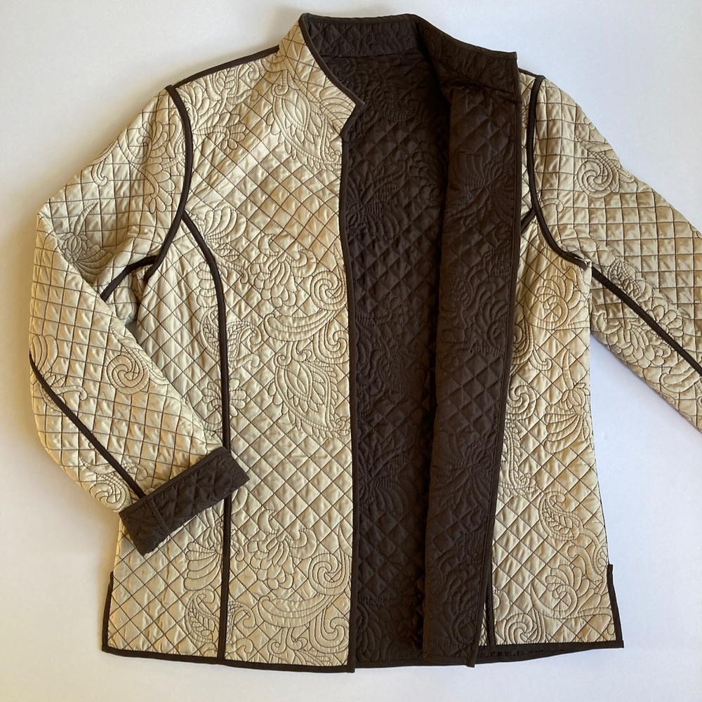 Reversible Quilted Jacket Chico's Size 0 (4 to 6) Tan to Brown Floral Quilting